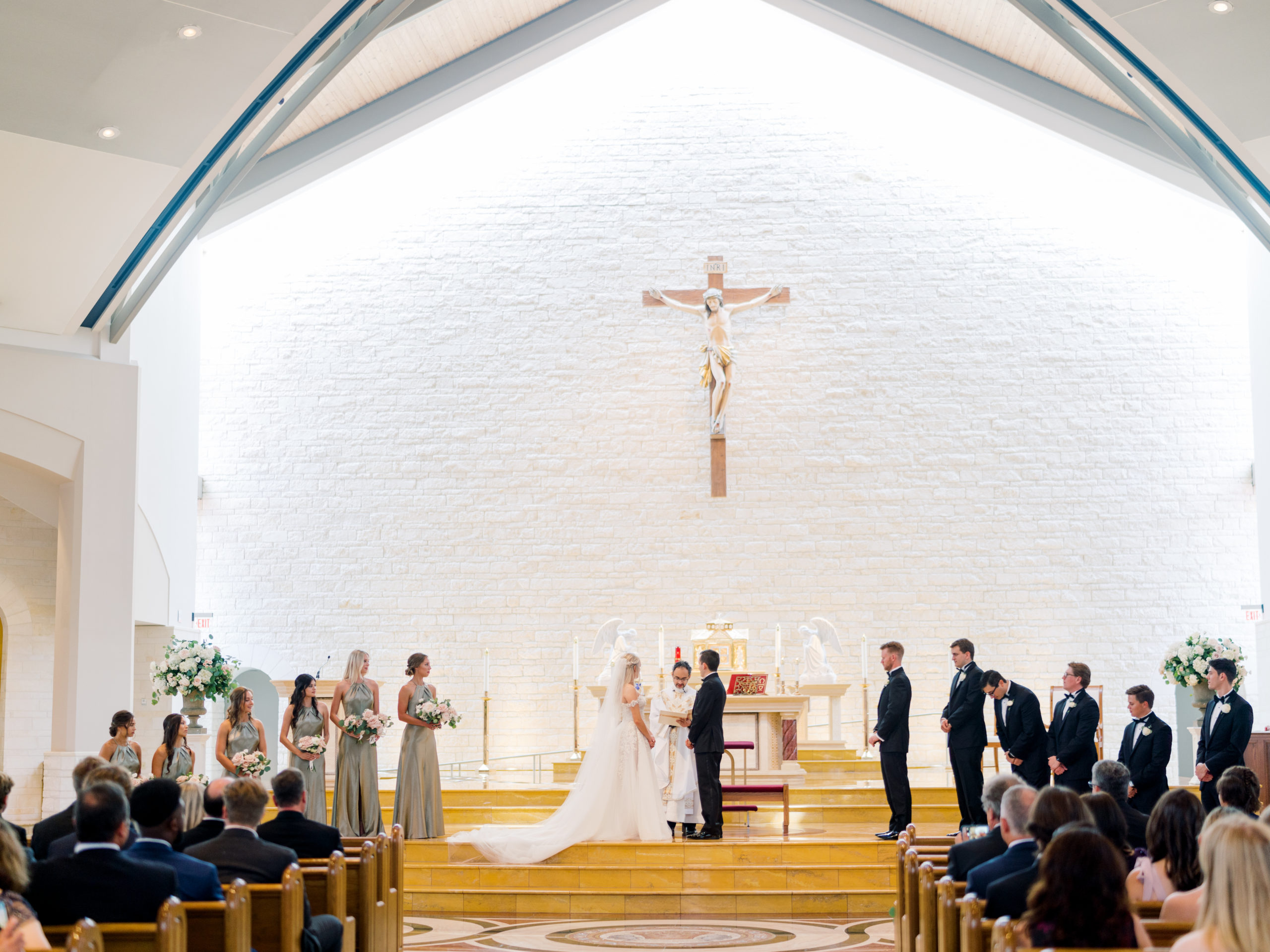 Wedding ceremony happening at the Grace Presbyterian Church, a ten-minute drive away from the Lakeside Country Club